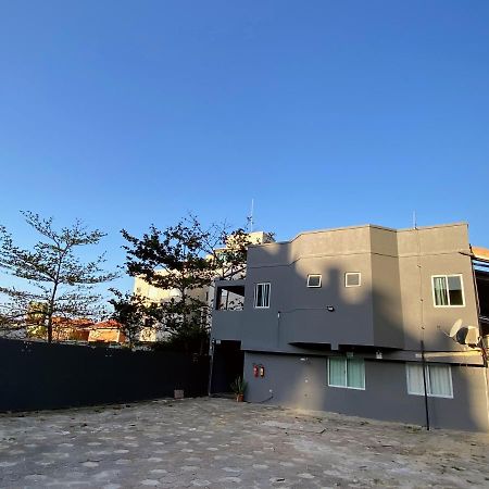 Residencial Melfi 3 Ap 3 Apartment Bombinhas Bagian luar foto